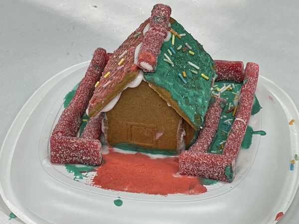 GINGERBREAD HOUSES 